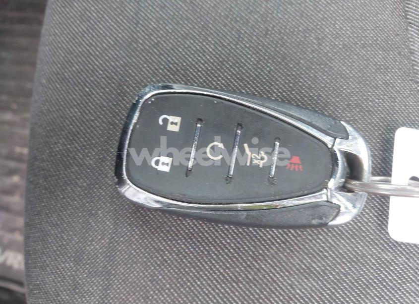 Photo 11 of 2018 Chevrolet Equinox LT (VIN 3GNAXKEX6JS579689)