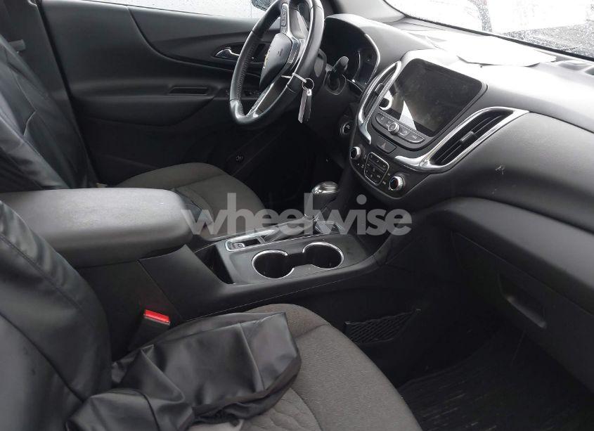 Photo 5 of 2018 Chevrolet Equinox LT (VIN 3GNAXKEX6JS579689)