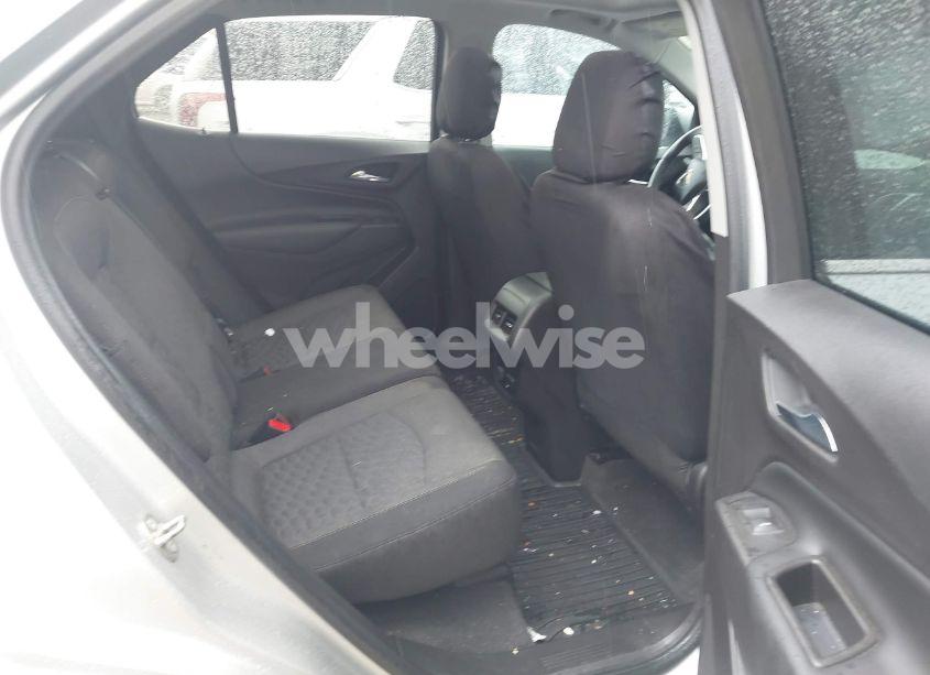 Photo 8 of 2018 Chevrolet Equinox LT (VIN 3GNAXKEX6JS579689)