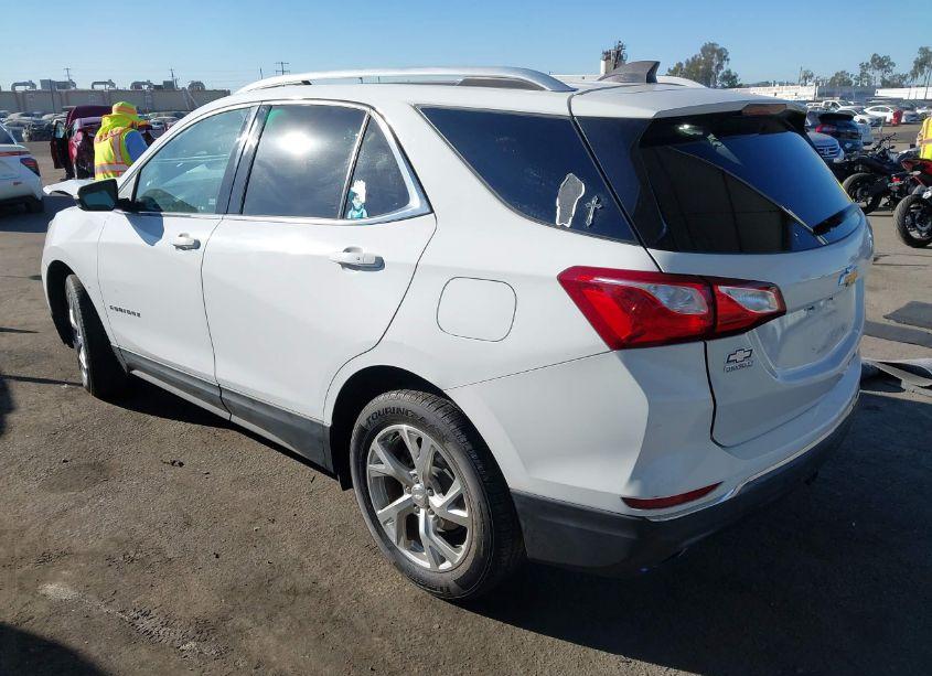 Photo 3 of 2018 Chevrolet Equinox LT (VIN 3GNAXKEX6JS603246)