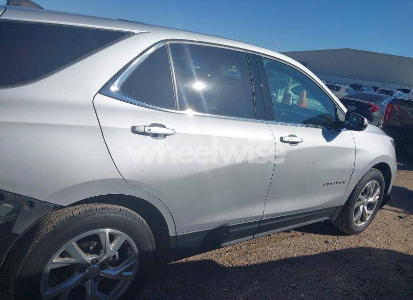 Photo 14 of 2018 Chevrolet Equinox LT (VIN 3GNAXKEX8JL249871)