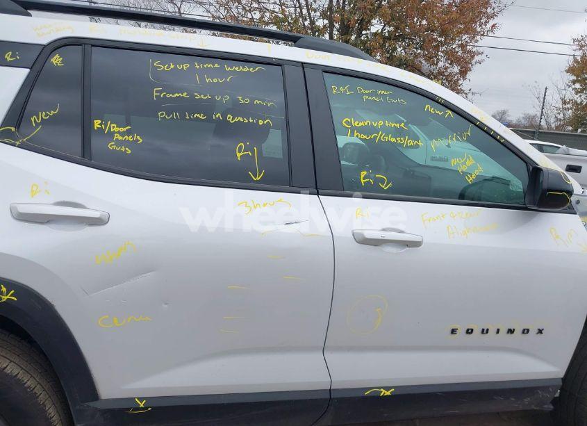 Photo 14 of 2025 Chevrolet Equinox FWD RS (VIN 3GNAXLEG5SL215460)