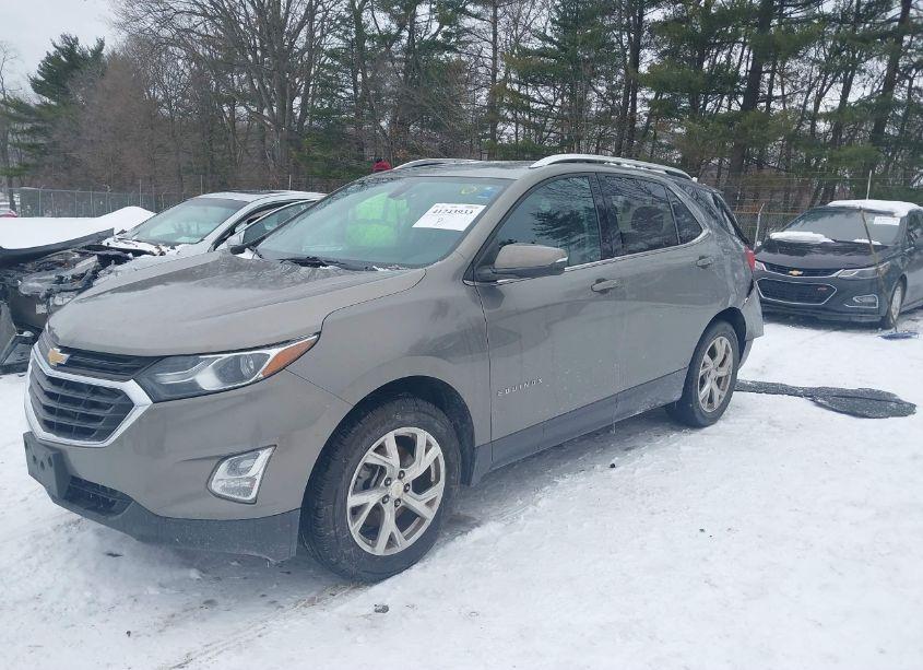 Photo 2 of 2019 Chevrolet Equinox LT (VIN 3GNAXLEX0KS540264)