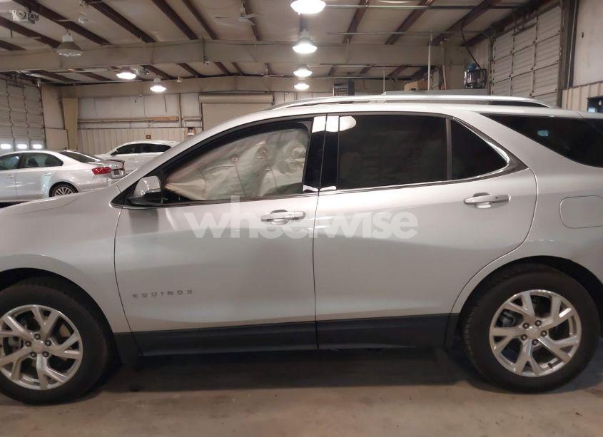 Photo 15 of 2019 Chevrolet Equinox LT (VIN 3GNAXLEX0KS569926)