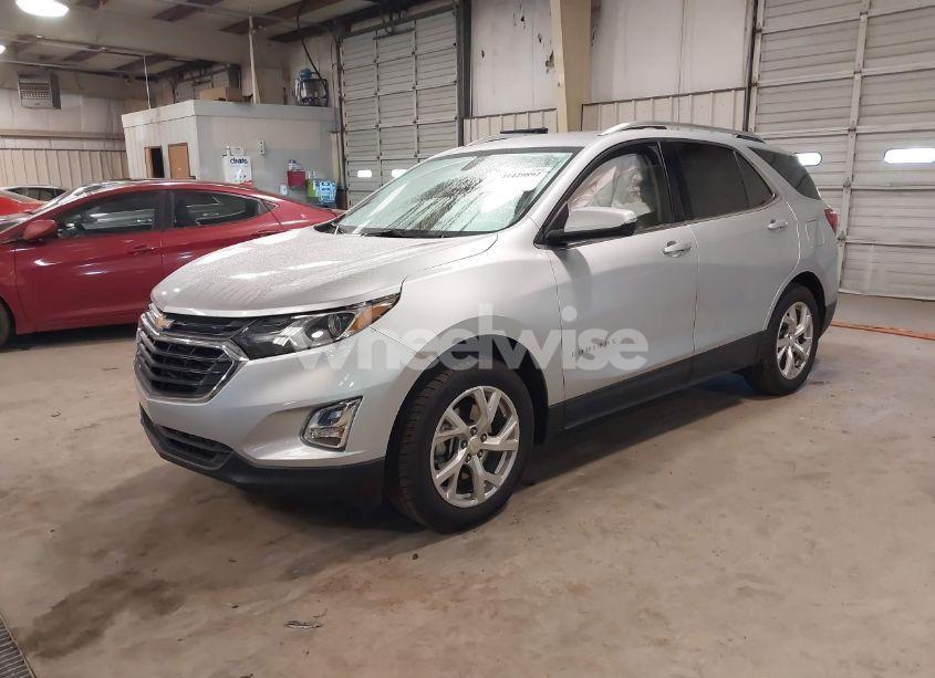 Photo 2 of 2019 Chevrolet Equinox LT (VIN 3GNAXLEX0KS569926)