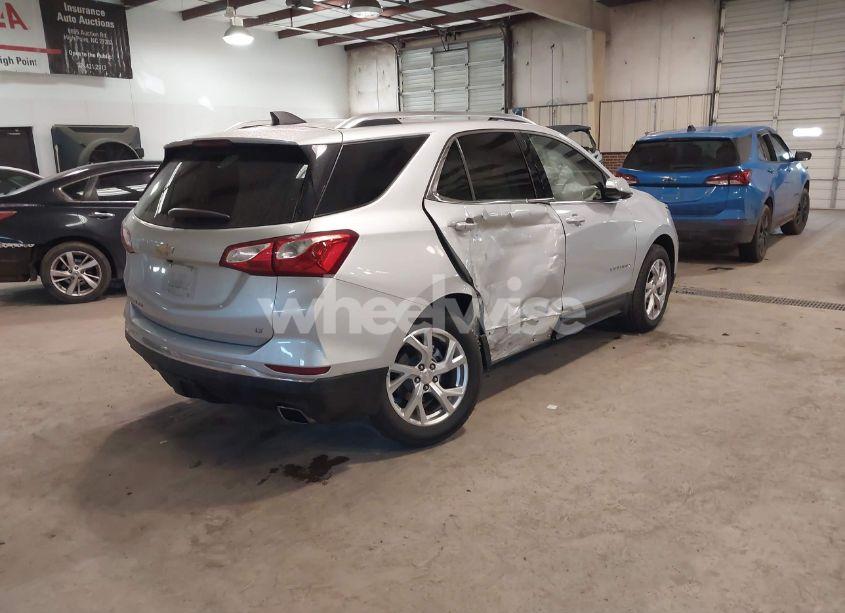 Photo 4 of 2019 Chevrolet Equinox LT (VIN 3GNAXLEX0KS569926)