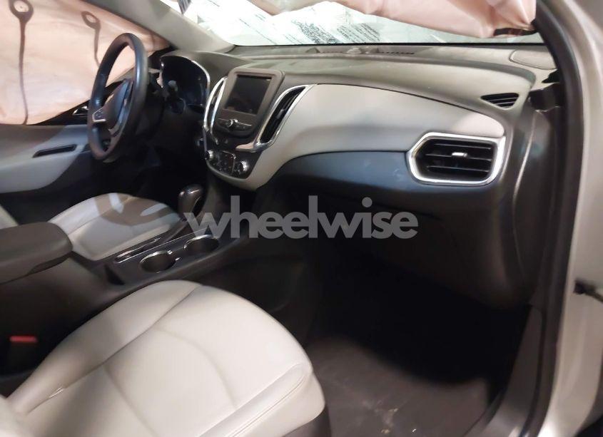 Photo 5 of 2019 Chevrolet Equinox LT (VIN 3GNAXLEX0KS569926)