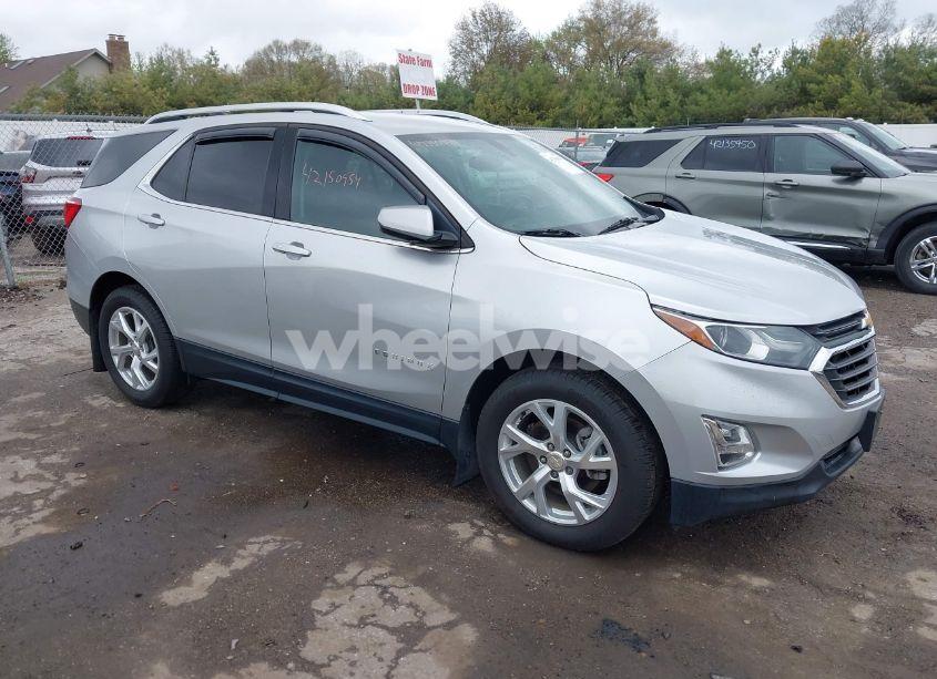 2019 Chevrolet Equinox LT (VIN 3GNAXLEX1KS632306) main photo
