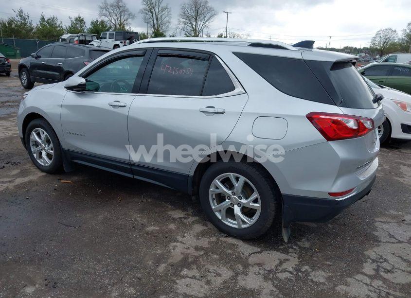 Photo 3 of 2019 Chevrolet Equinox LT (VIN 3GNAXLEX1KS632306)