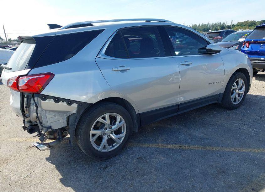 Photo 4 of 2019 Chevrolet Equinox LT (VIN 3GNAXLEX2KS661927)