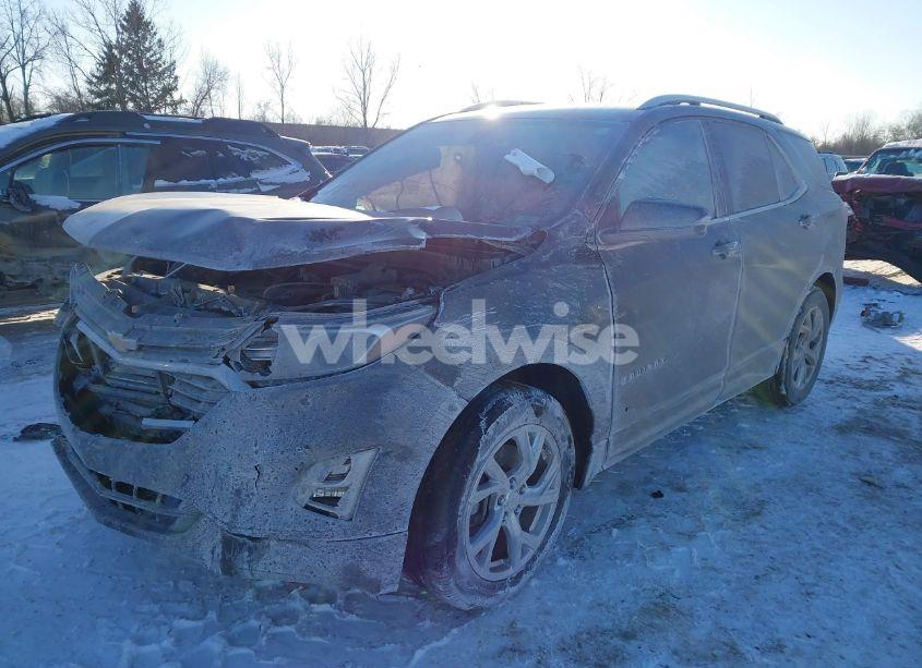 Photo 2 of 2019 Chevrolet Equinox LT (VIN 3GNAXLEX4KL253147)