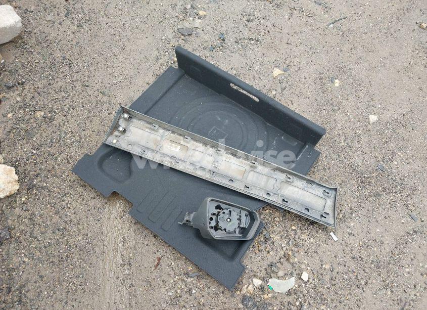 Photo 12 of 2019 Chevrolet Equinox LT (VIN 3GNAXLEX4KS574899)