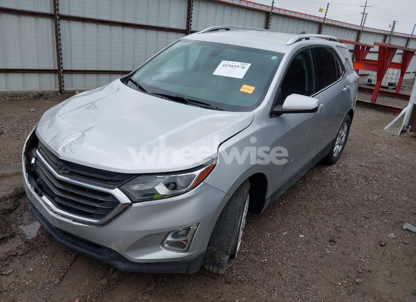 Photo 2 of 2019 Chevrolet Equinox LT (VIN 3GNAXLEX4KS574899)