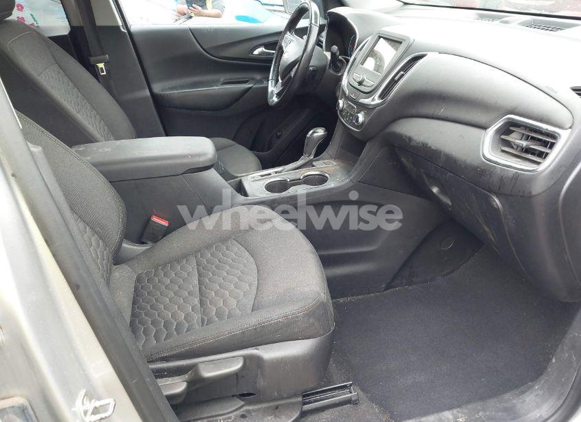 Photo 5 of 2019 Chevrolet Equinox LT (VIN 3GNAXLEX4KS574899)