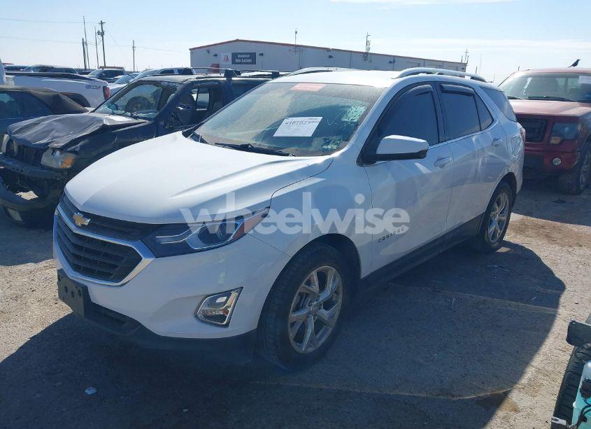 Photo 2 of 2019 Chevrolet Equinox LT (VIN 3GNAXLEX4KS662609)