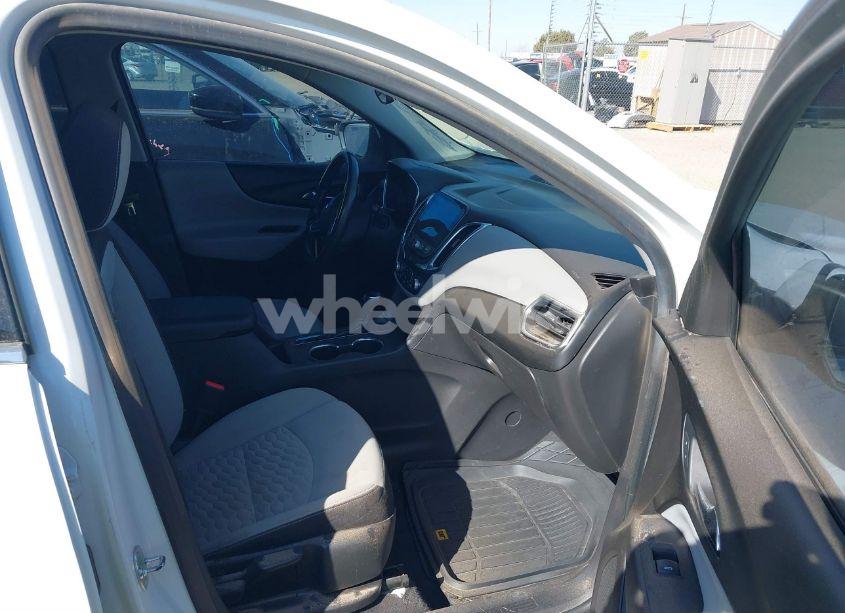 Photo 5 of 2019 Chevrolet Equinox LT (VIN 3GNAXLEX4KS662609)