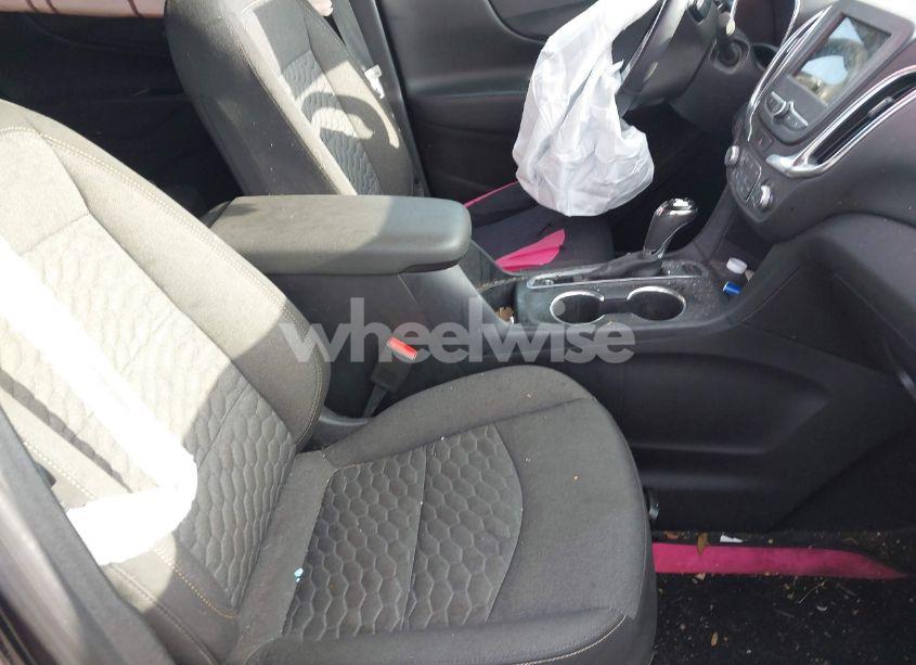 Photo 5 of 2019 Chevrolet Equinox LT (VIN 3GNAXLEX6KS548286)