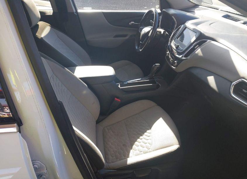 Photo 5 of 2019 Chevrolet Equinox LT (VIN 3GNAXLEX8KS505990)