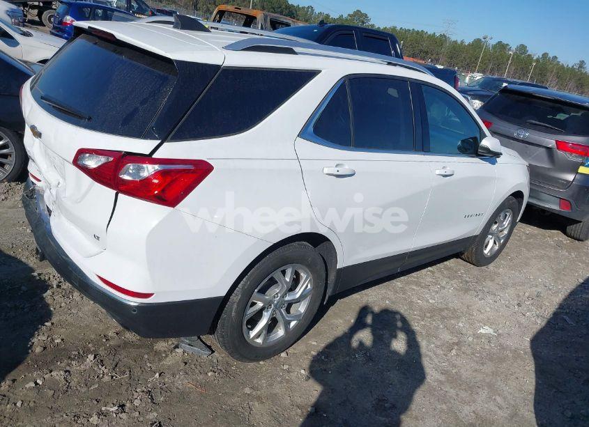 Photo 4 of 2019 Chevrolet Equinox LT (VIN 3GNAXLEX9KS532728)