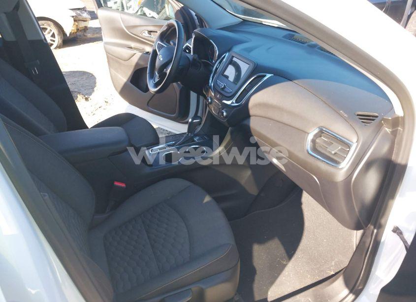 Photo 5 of 2019 Chevrolet Equinox LT (VIN 3GNAXLEX9KS532728)