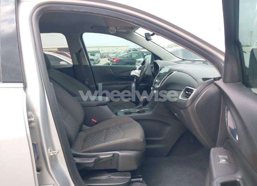 Photo 5 of 2020 Chevrolet Equinox FWD LT 2.0L TURBO (VIN 3GNAXLEXXLS590977)