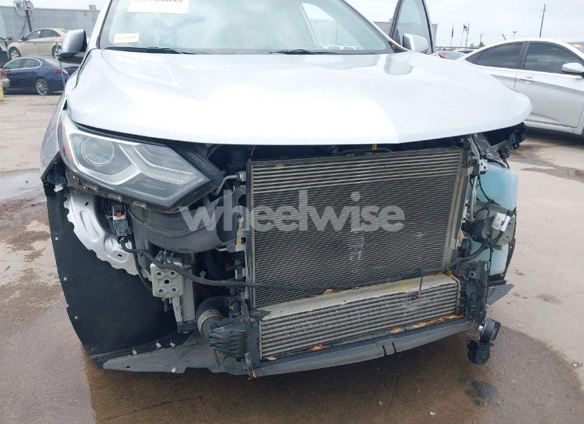 Photo 6 of 2020 Chevrolet Equinox FWD LT 2.0L TURBO (VIN 3GNAXLEXXLS590977)