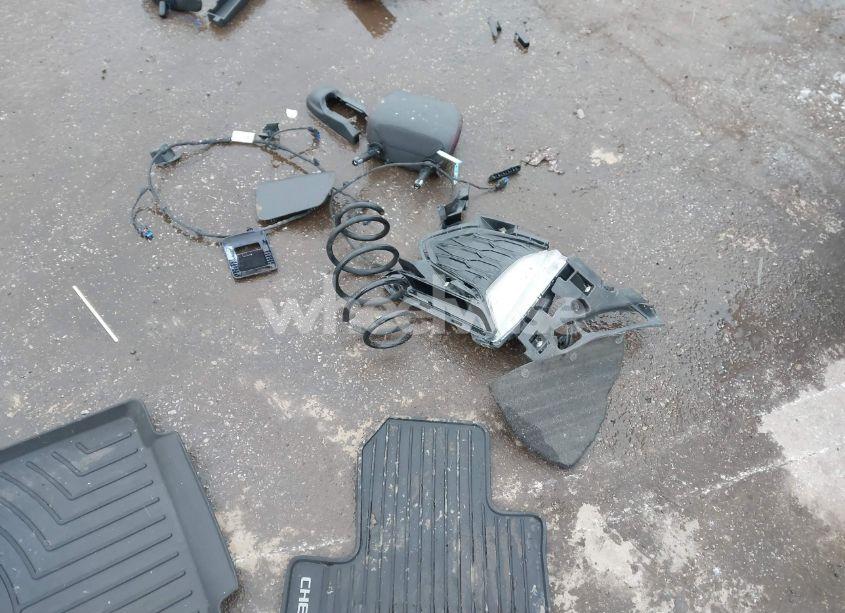 Photo 11 of 2023 Chevrolet Equinox FWD RS (VIN 3GNAXMEG2PL203702)