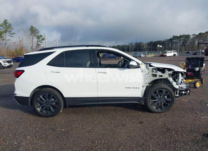 Photo 13 of 2024 Chevrolet Equinox FWD RS (VIN 3GNAXMEG7RS125121)