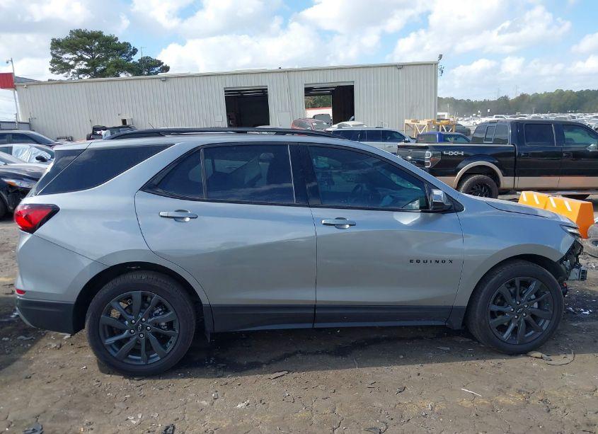 Photo 13 of 2023 Chevrolet Equinox FWD RS (VIN 3GNAXMEG8PS178424)