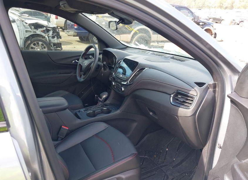 Photo 5 of 2023 Chevrolet Equinox FWD RS (VIN 3GNAXMEG8PS178424)
