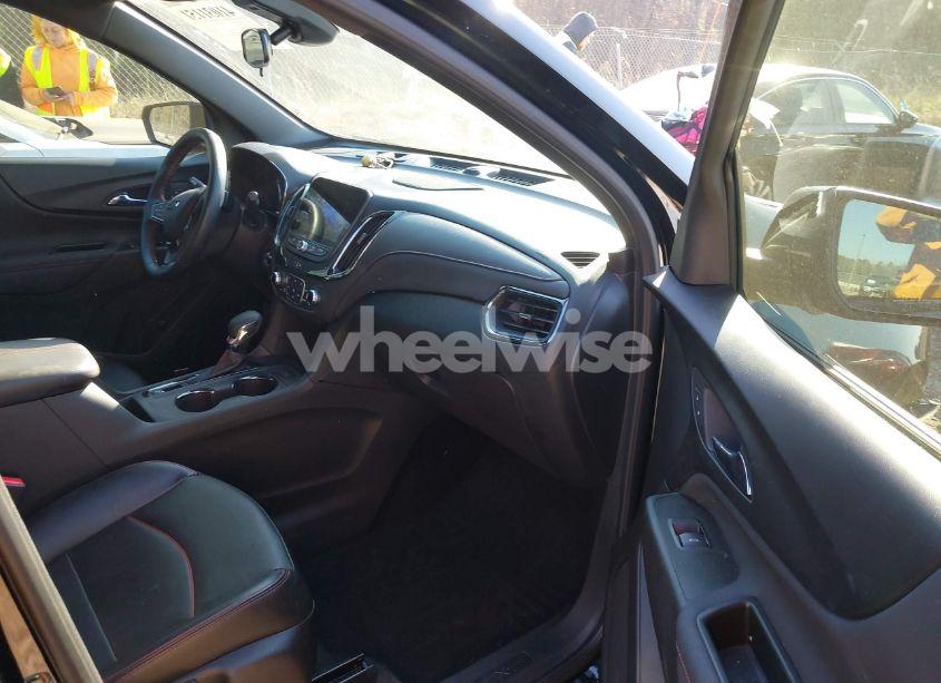 Photo 5 of 2023 Chevrolet Equinox FWD RS (VIN 3GNAXMEGXPL139697)