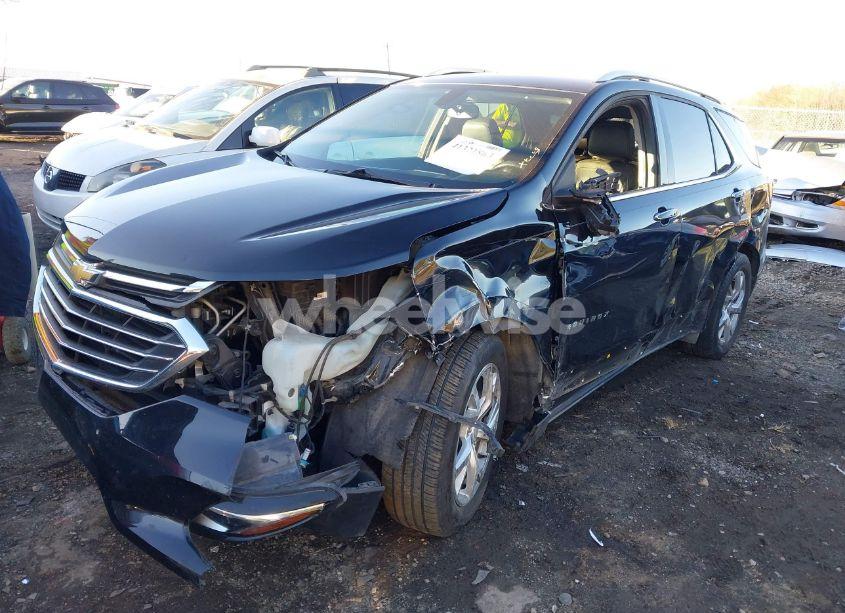 Photo 2 of 2018 Chevrolet Equinox PREMIER (VIN 3GNAXMEV0JL131582)