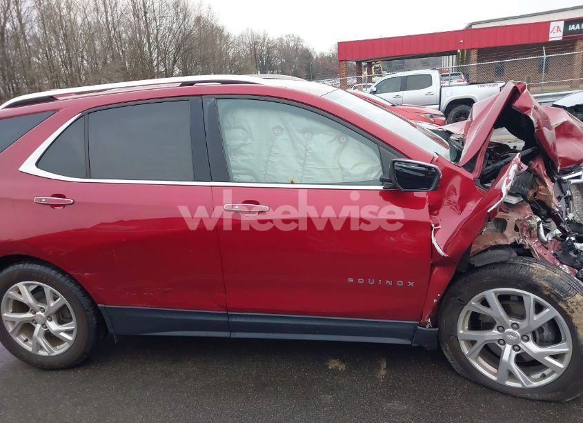 Photo 13 of 2018 Chevrolet Equinox PREMIER (VIN 3GNAXMEV0JS625835)