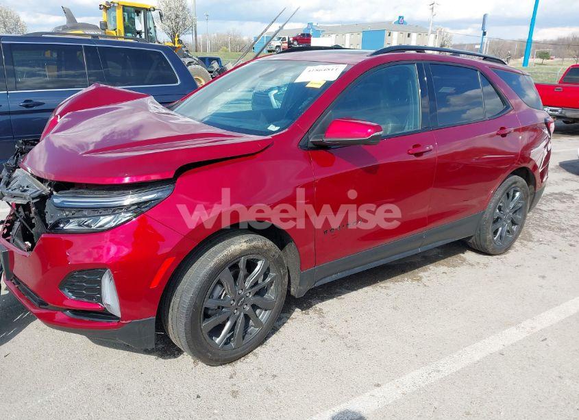 Photo 2 of 2022 Chevrolet Equinox FWD RS (VIN 3GNAXMEV1NS159192)