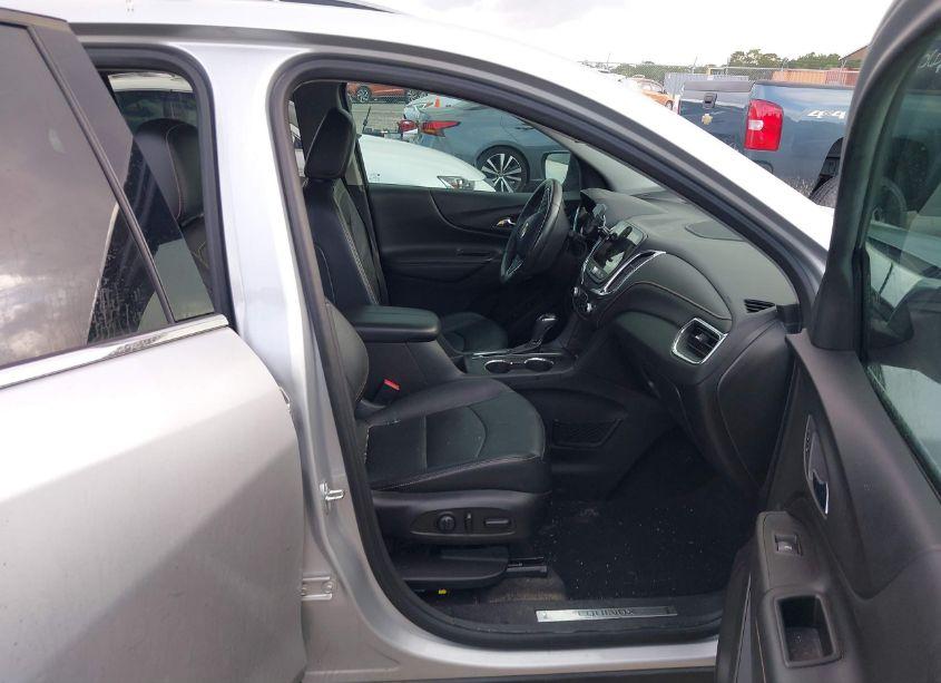 Photo 5 of 2018 Chevrolet Equinox PREMIER (VIN 3GNAXMEV2JL110877)