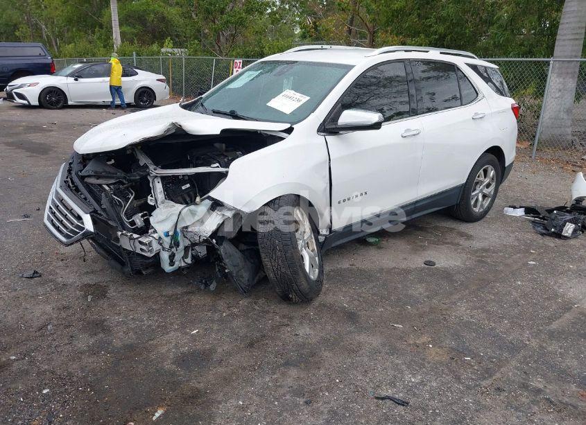 Photo 2 of 2018 Chevrolet Equinox PREMIER (VIN 3GNAXMEV5JS543888)