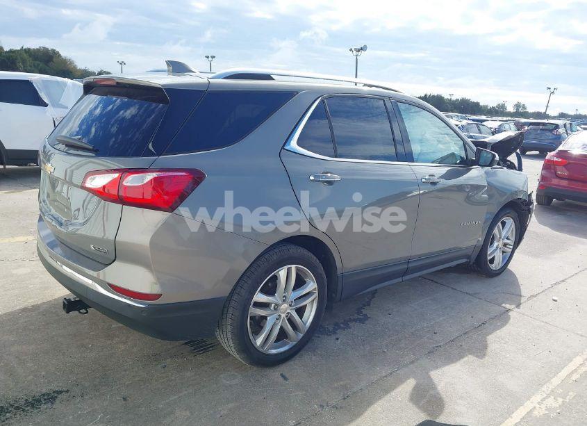 Photo 4 of 2018 Chevrolet Equinox PREMIER (VIN 3GNAXMEV7JS550101)
