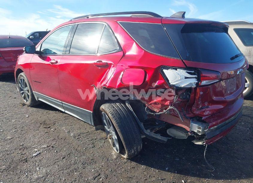Photo 3 of 2022 Chevrolet Equinox FWD RS (VIN 3GNAXMEV7NS185263)