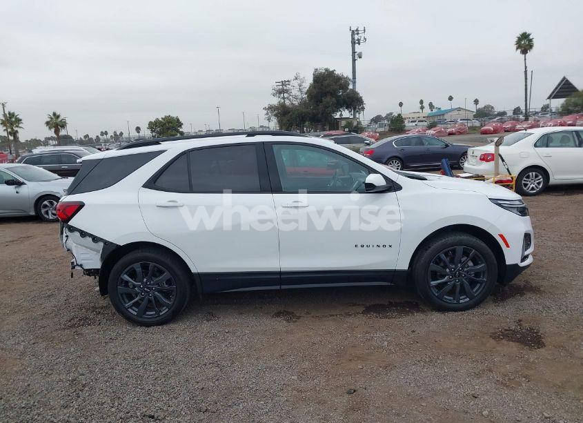 Photo 14 of 2022 Chevrolet Equinox FWD RS (VIN 3GNAXMEV8NS189953)