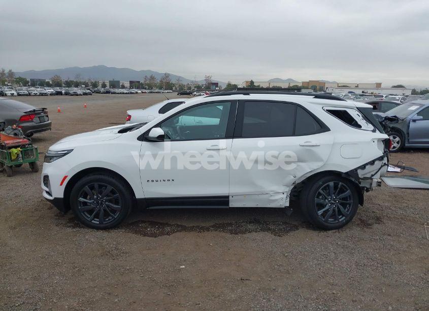 Photo 15 of 2022 Chevrolet Equinox FWD RS (VIN 3GNAXMEV8NS189953)