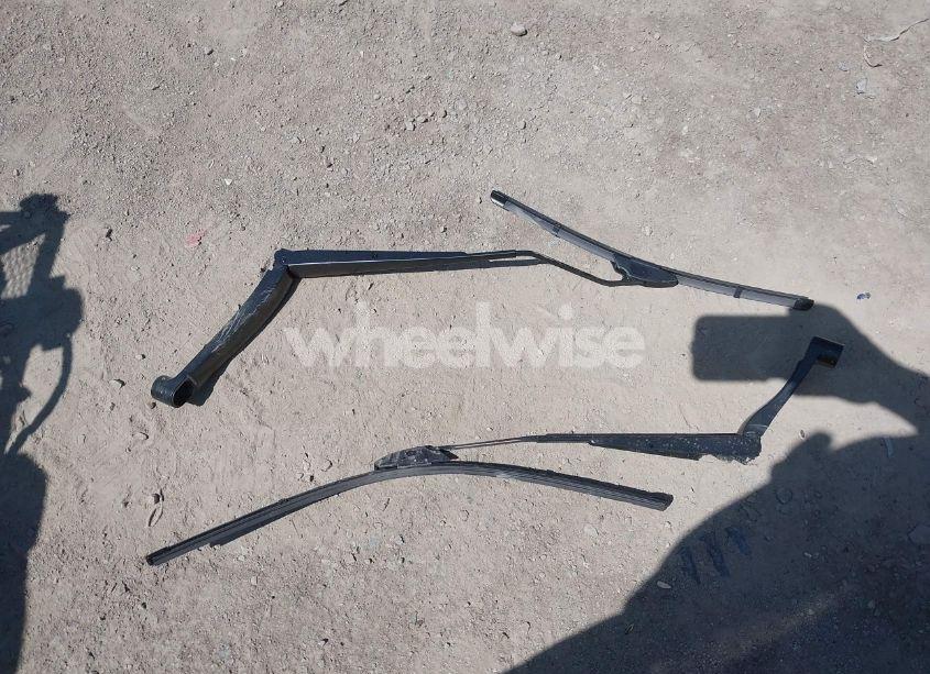 Photo 12 of 2023 Chevrolet Equinox FWD PREMIER (VIN 3GNAXNEG1PL181195)