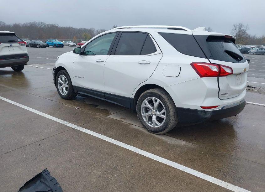 Photo 3 of 2021 Chevrolet Equinox FWD PREMIER (VIN 3GNAXNEV0MS117553)