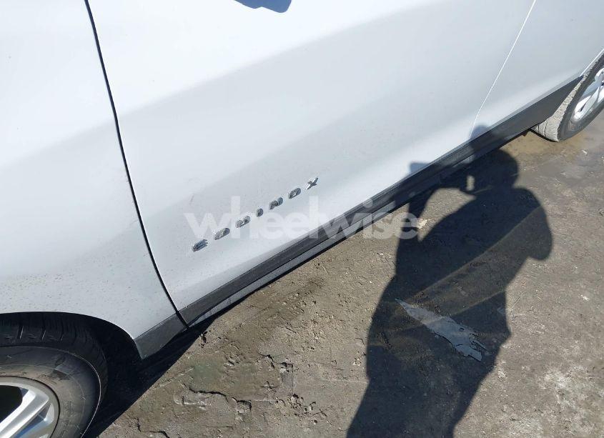 Photo 6 of 2020 Chevrolet Equinox FWD PREMIER 1.5L TURBO (VIN 3GNAXNEV5LS679544)