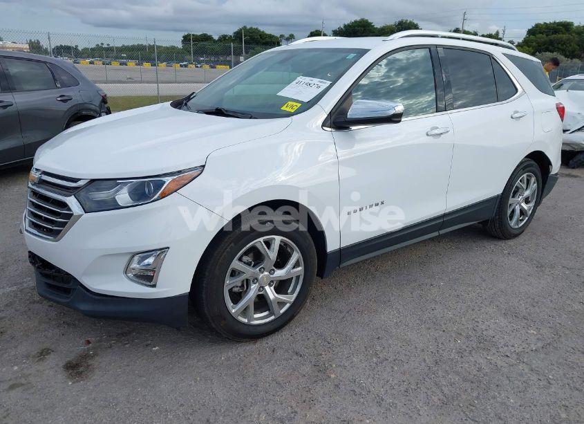 Photo 2 of 2019 Chevrolet Equinox PREMIER (VIN 3GNAXNEVXKL101030)