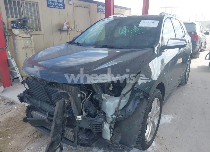 Photo 2 of 2018 Chevrolet Equinox PREMIER (VIN 3GNAXNEX1JS507204)