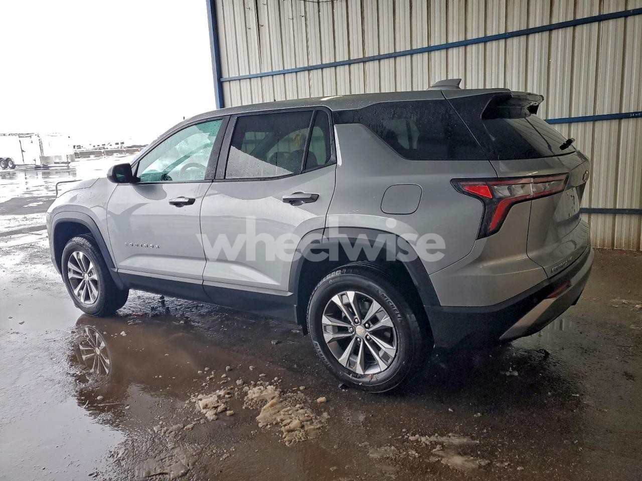 Photo 2 of 2026 CHEVROLET EQUINOX LT (VIN 3GNAXPEG1TL202424)