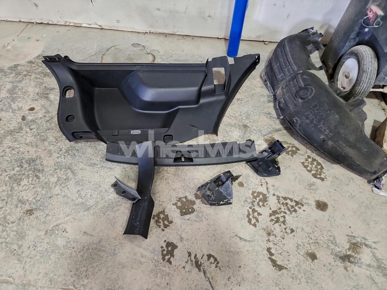 Photo 13 of 2026 CHEVROLET EQUINOX LT (VIN 3GNAXPEG1TL295932)