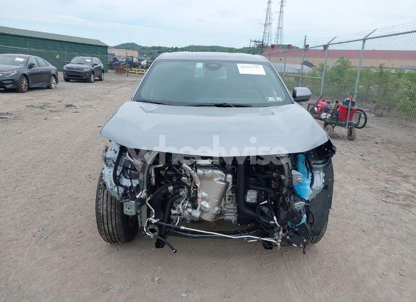 Photo 13 of 2025 Chevrolet Equinox AWD LT (VIN 3GNAXPEG4SL325018)