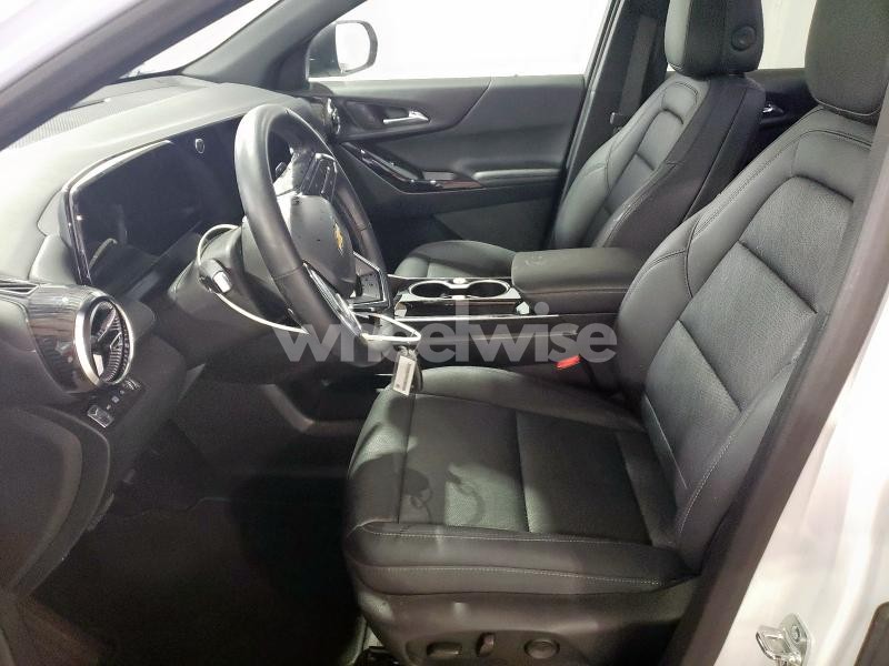 Photo 6 of 2025 CHEVROLET EQUINOX LT (VIN 3GNAXPEG8SL250954)
