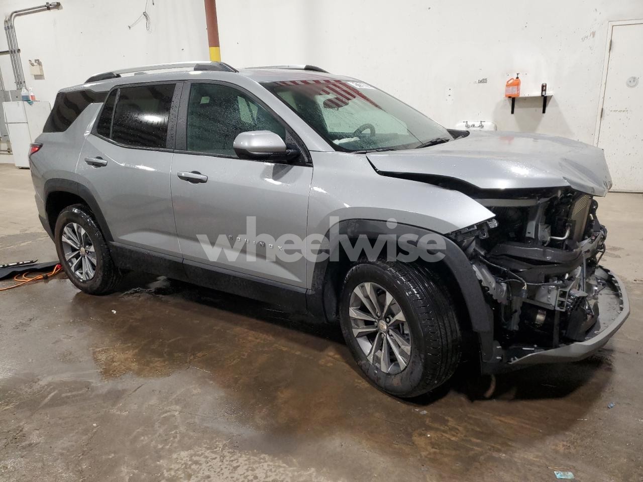 Photo 4 of 2025 CHEVROLET EQUINOX LT (VIN 3GNAXPEG8SL302096)